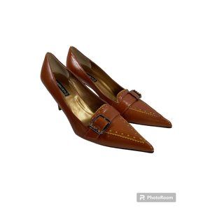 Elegant Brown Heels with Buckle Detail